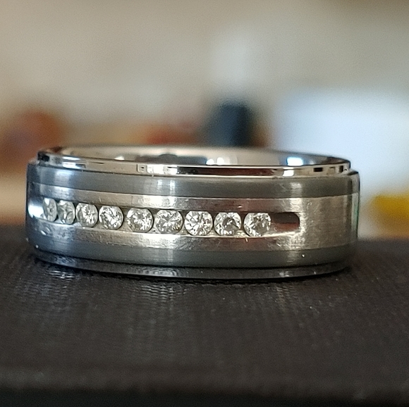 Men's ring size 8 - Picture 2 of 4